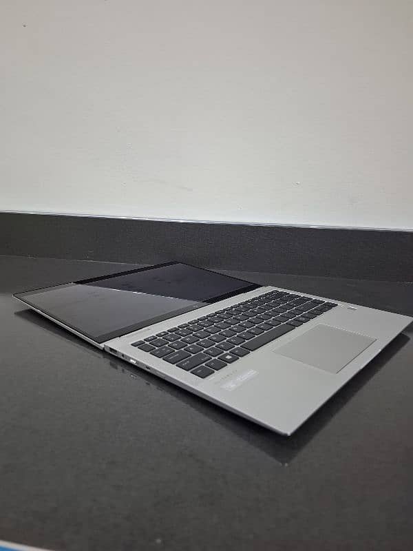 HP Elitebook G6 X360 1040 i5 8th gen 4