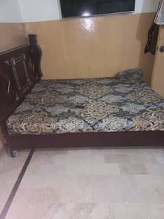 Queen bed