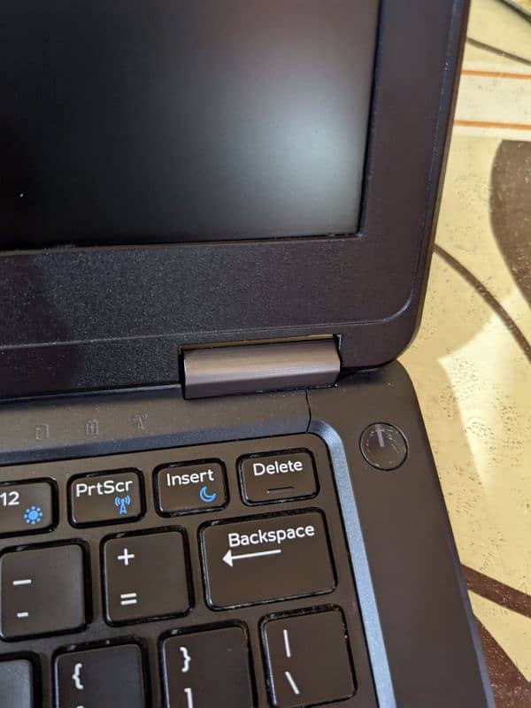 Dell latitude e7250 i5 5th gen 4/128 for sell CHEAP 5