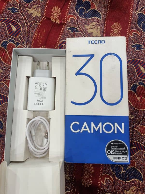 camon 30 1