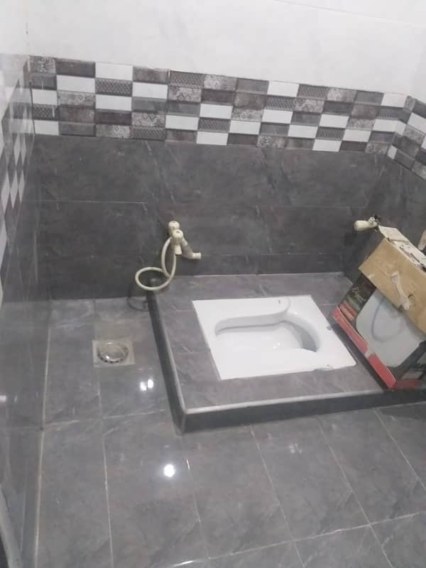 5 MARLA LOWER PORTION FOR RENT IN KHAYABAN E AMIN 9