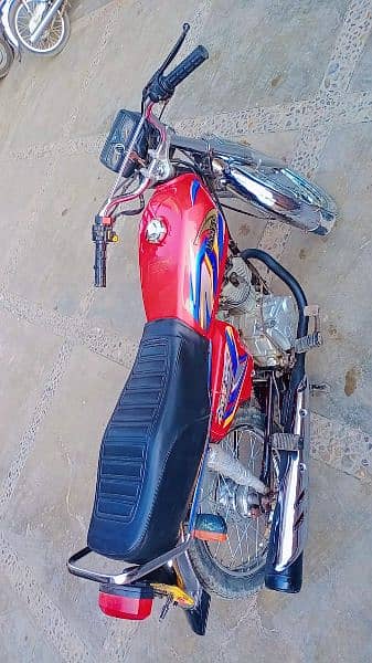 United 125cc 1