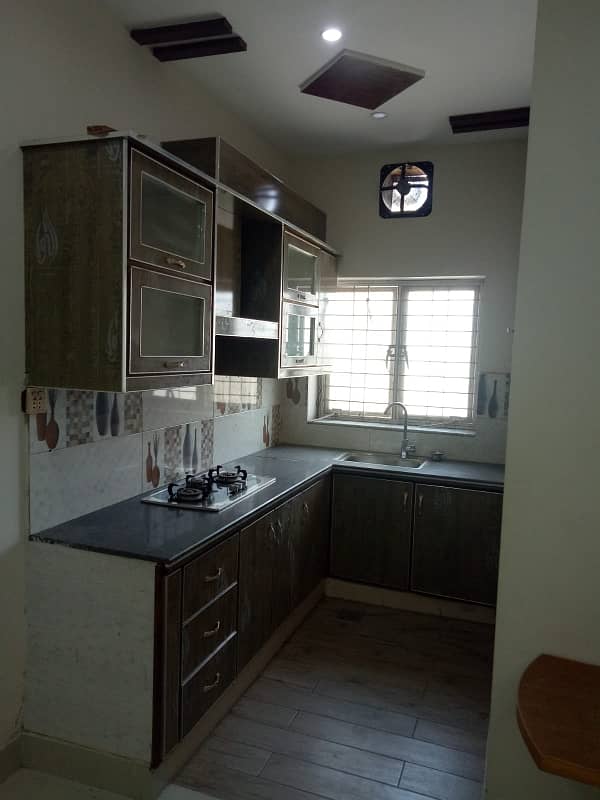 10 MARLA UPPER PORTION FOR RENT IN NASHEMAN IQBAL PHASE 2 9