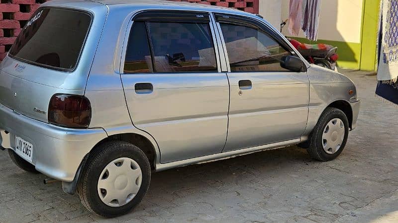 Daihatsu Cuore 2000 1