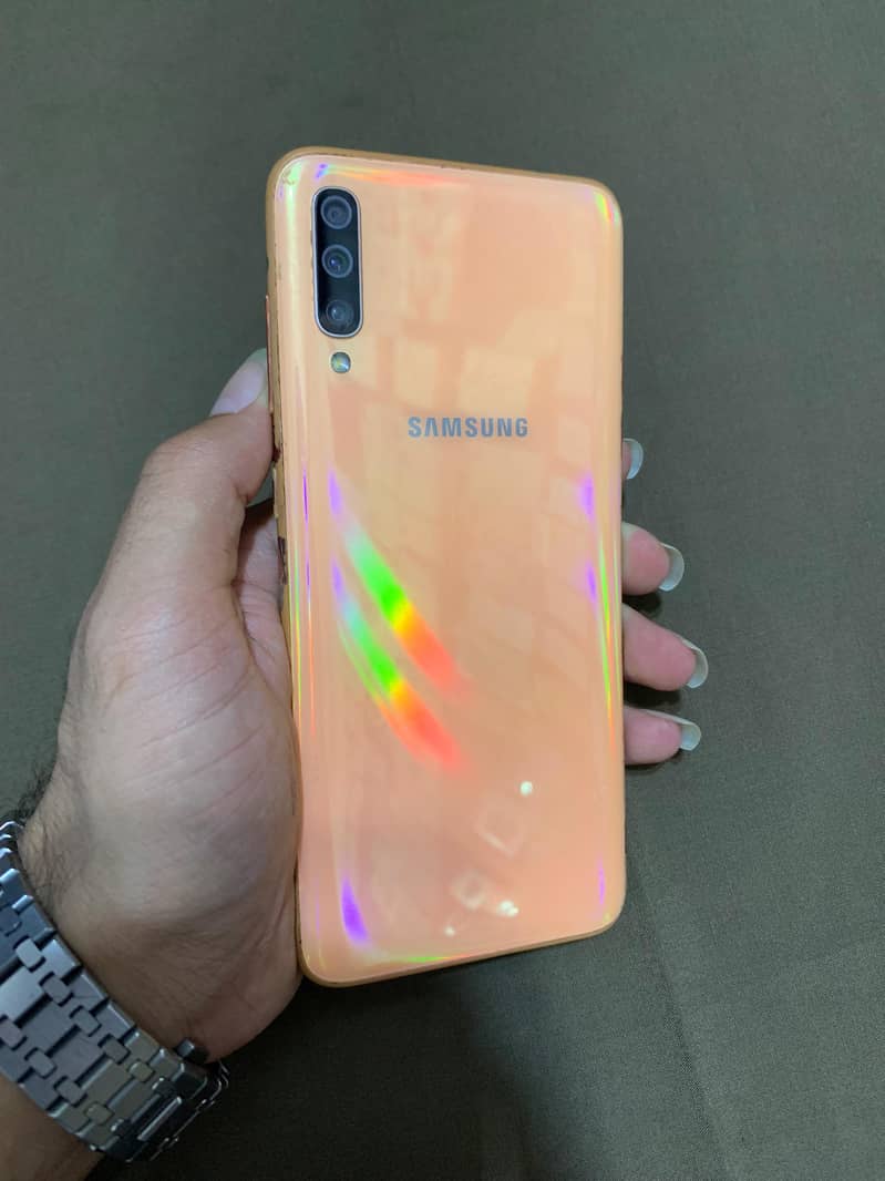 Samsung Galaxy A70 1