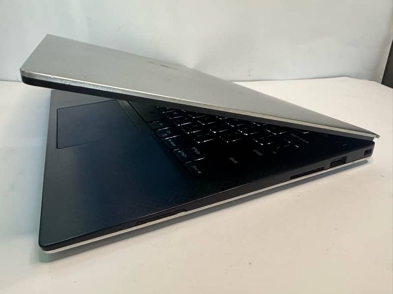 Dell XPS i7 5th Gen, 8GB Ram, 128GB 2