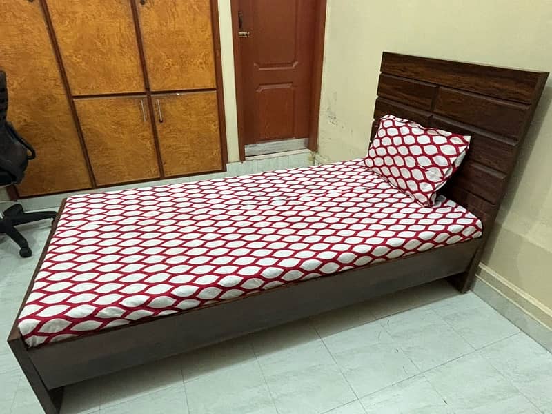 New Single bed with mattress 0