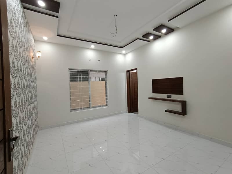 10 Marla Nasheman-e-Iqbal Housing Society Phase 1 for Sale Very Beautiful Luxury Brand New Spanish House Near Park, Commercial Market, Very Super Hot Location Easy Access Through Main Boulevard Road 11