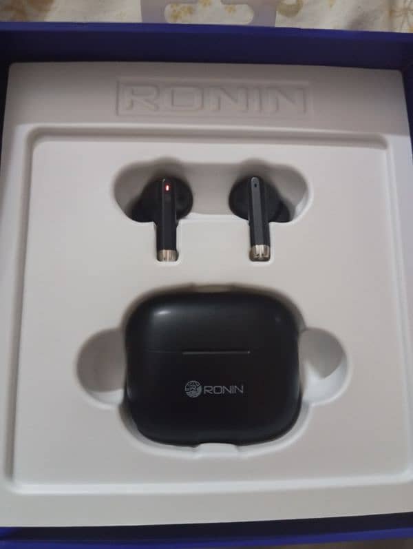 Ronin R-740 Air buds 1