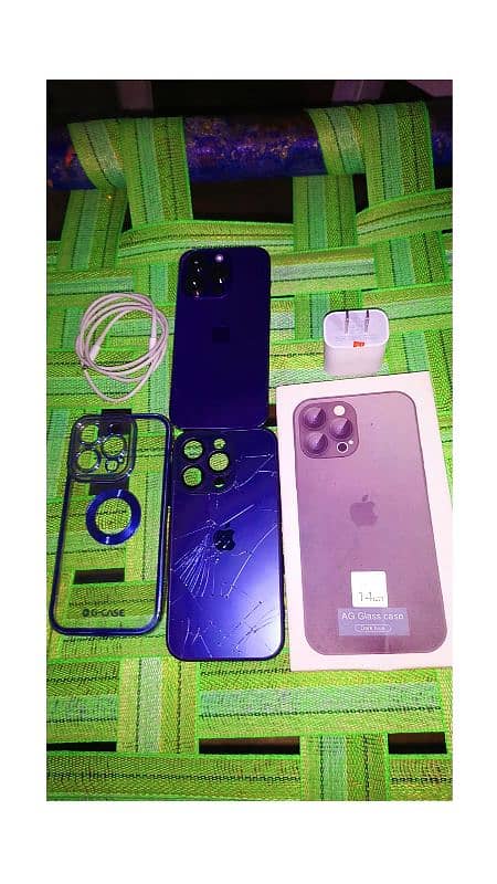 iPhone 14 Pro with all accessories 1