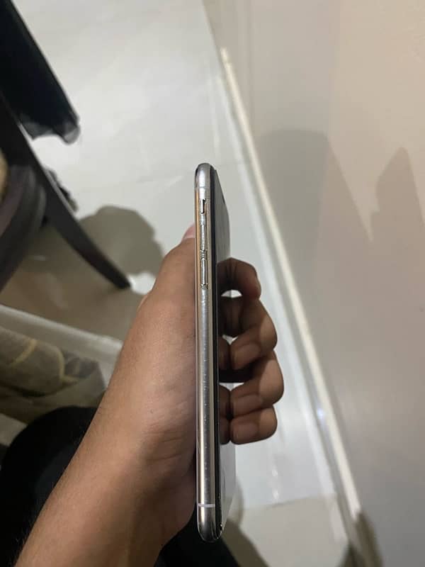 iPhone x officially pta approved 10/9.5condition scratchless condition 2