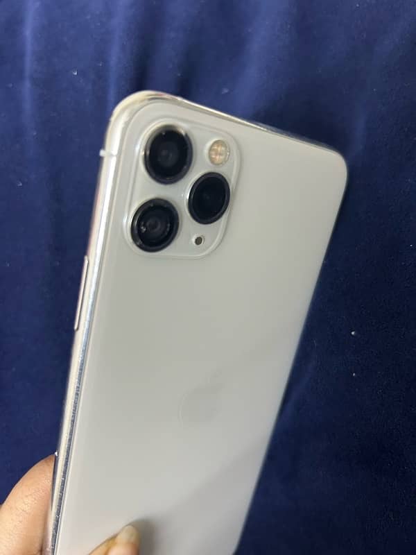 IPhone 11 Pro Max (FACTORY UNLOCKED) 256GB 2