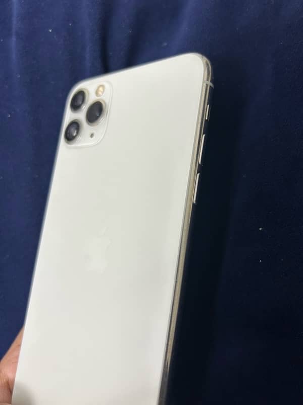 IPhone 11 Pro Max (FACTORY UNLOCKED) 256GB 3