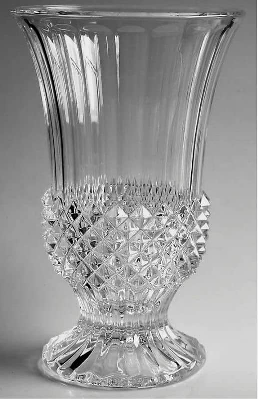 Imported and Very Beautiful  Diamond Cut Crystal Vase 3