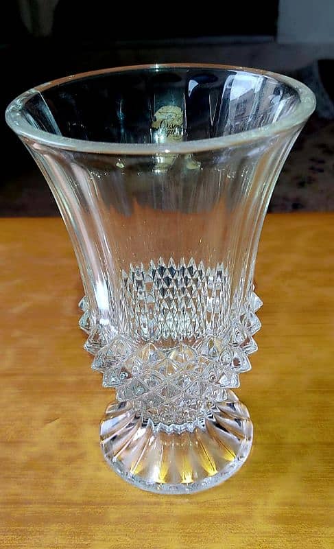 Imported and Very Beautiful  Diamond Cut Crystal Vase 9