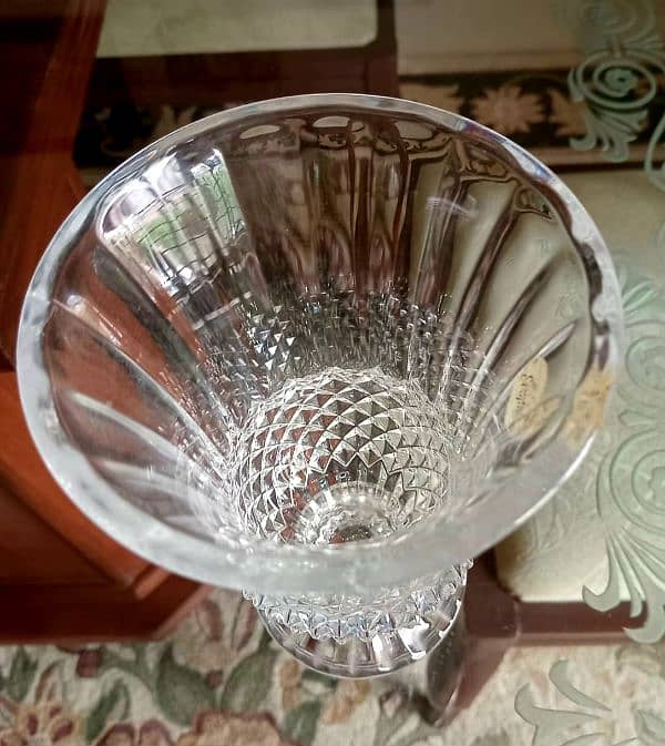 Imported and Very Beautiful  Diamond Cut Crystal Vase 10