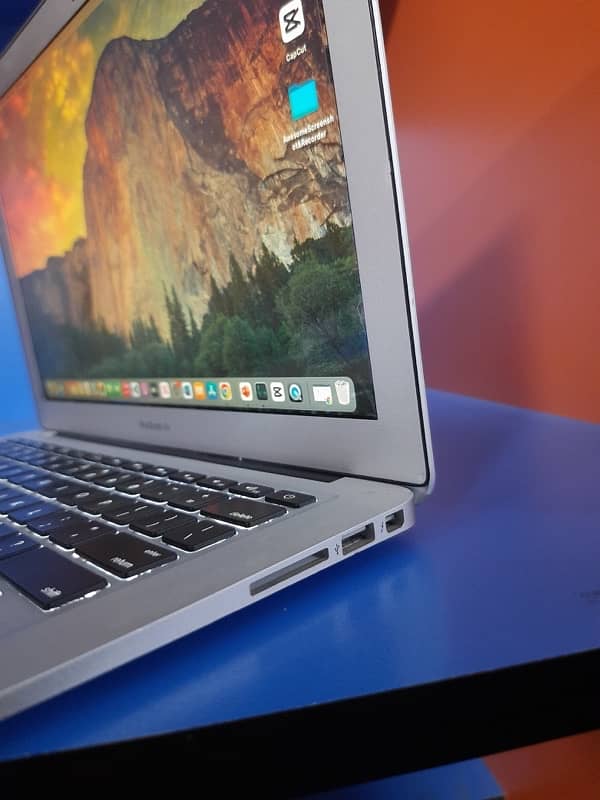 MacBook Air  core i7 Dual core intel 4