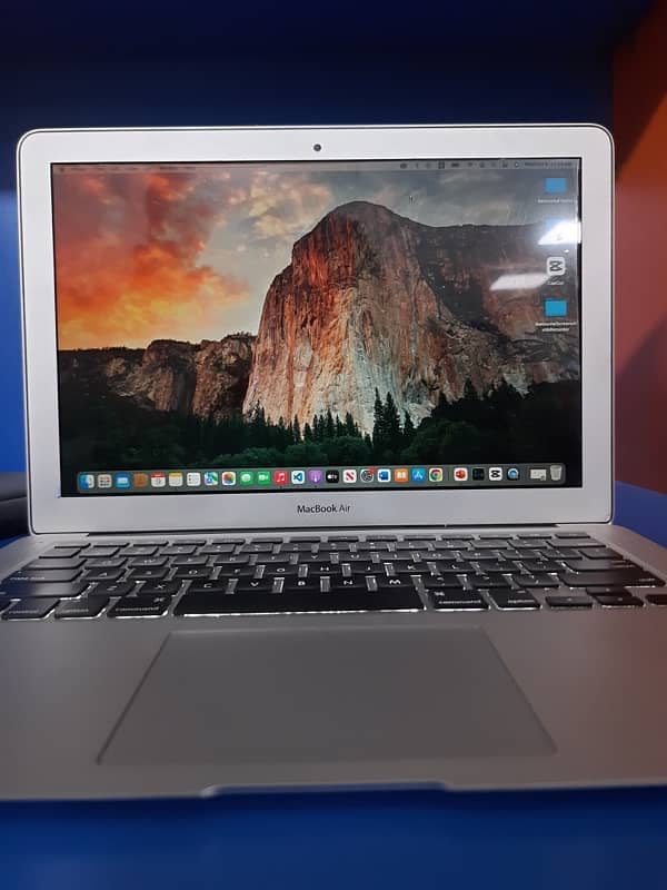 MacBook Air  core i7 Dual core intel 5