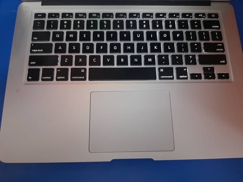 MacBook Air  core i7 Dual core intel 6