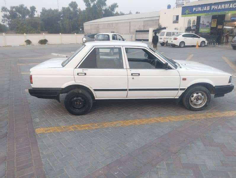 Nissan Sunny 1988 4