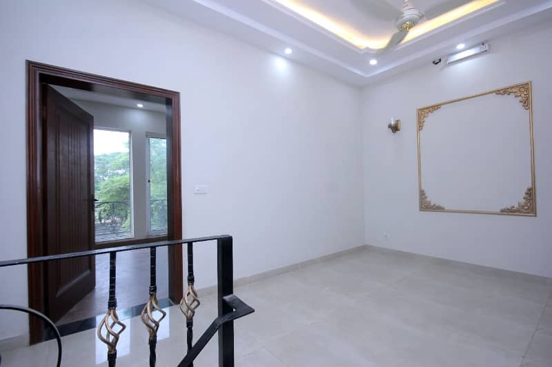 8Marla house Available for rent in Phase 3 DHA 9