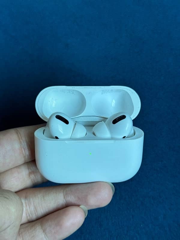 Apple Airpods Pro 4