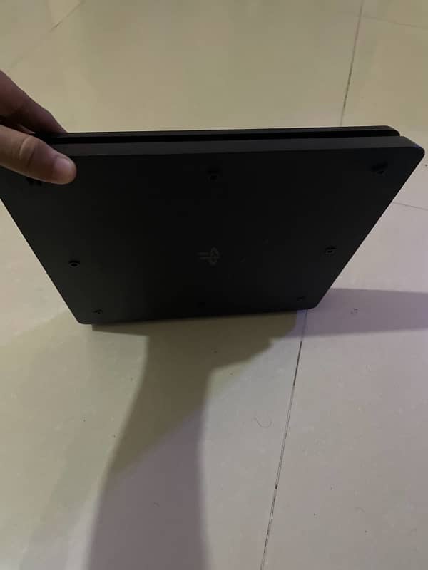 ps4 slim 1