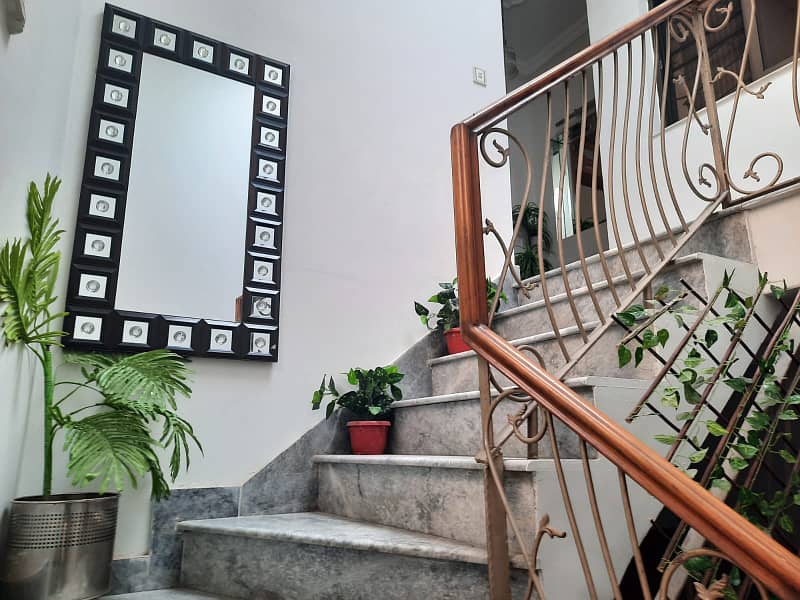 1 Kanal Beautiful Upper Portion With Separate Gate Available For Rent In G Block DHA Phase 5 Lahore 4