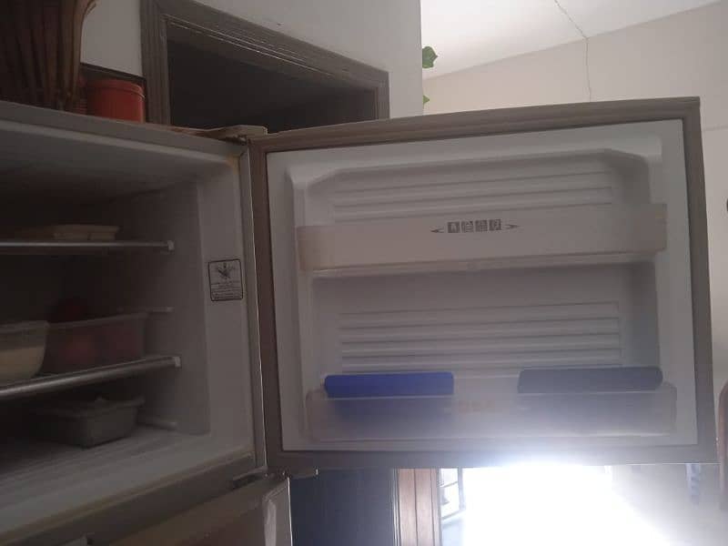 Dawlance Medium Fridge Good Condition 1