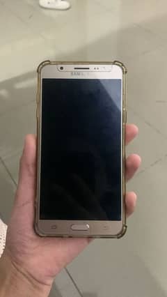 Galaxy J7 (2016) 2GB/16GB – Like New with Box