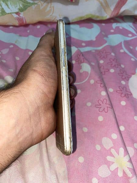 OPPO A37 3