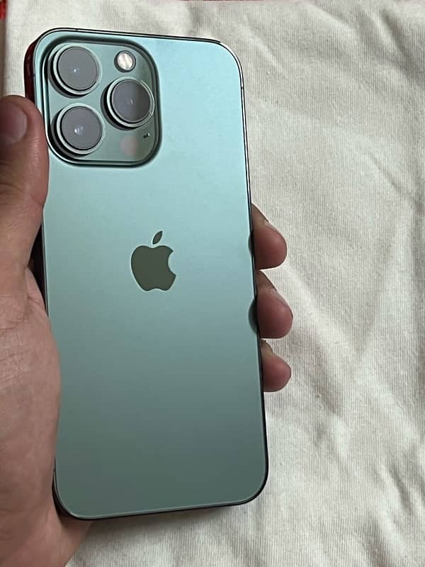 IPhone 13 pro (128gb jv with 4 month sim time) 10