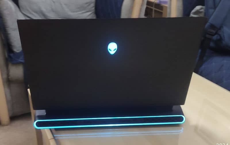 alienware m15 r4 gaming laptop prestine 10/10 condition 1