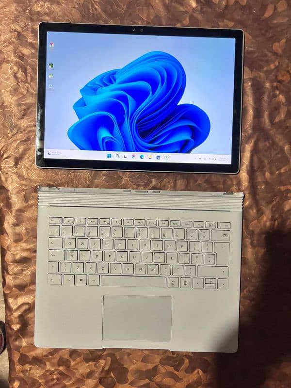 Surface Book i7 6th Gen, 1GB graphic Card 3