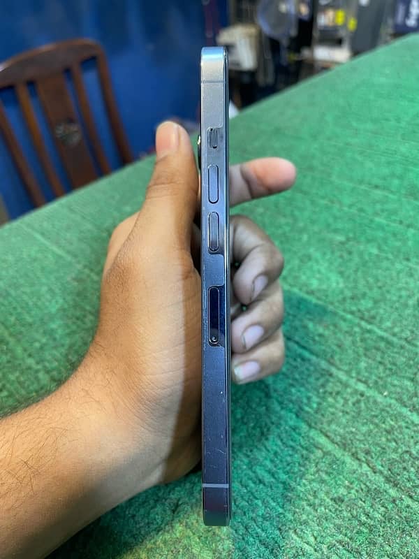 IPhone 13 Pro 256 GB NON PTA Seira Blue Colour 10/10 4