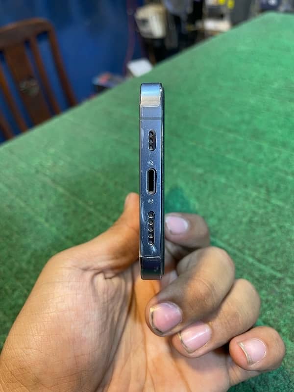 IPhone 13 Pro 256 GB NON PTA Seira Blue Colour 10/10 5