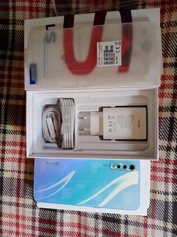 vivo s1 4GB ram 128 GB ROM 03414965419 2