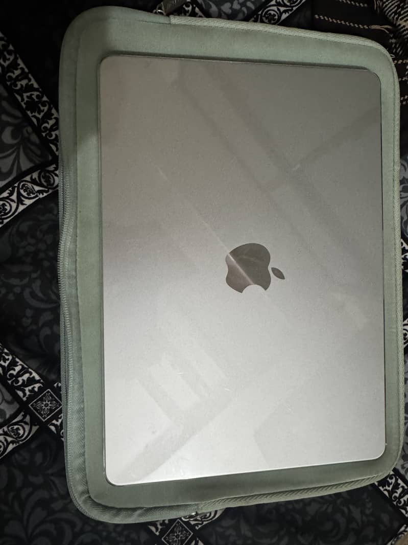 Macbook air m3 256 4