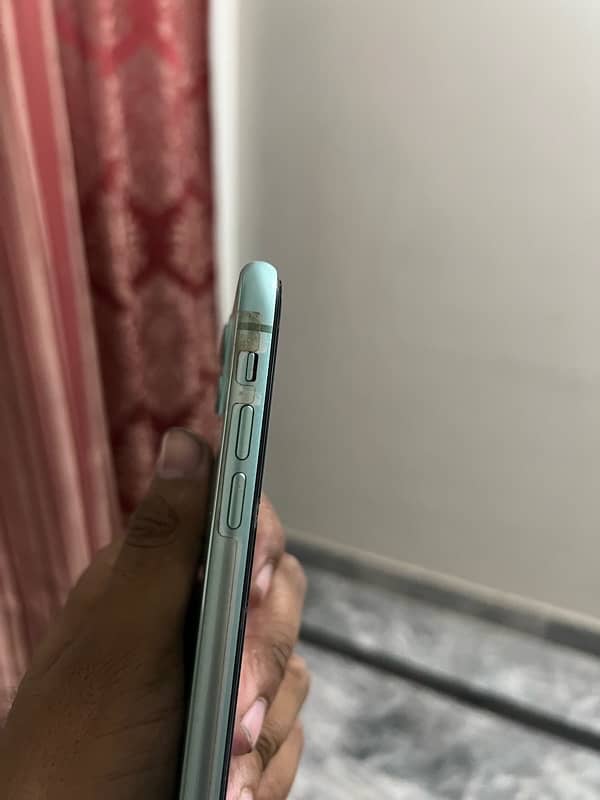 iphone 11 Pta approved 64gb 3