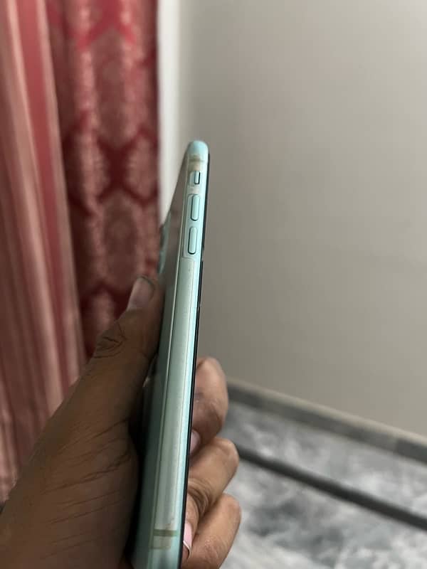 iphone 11 Pta approved 64gb 4