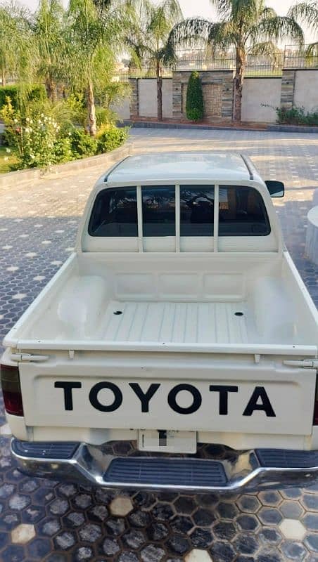 Toyota Hilux 2005 3