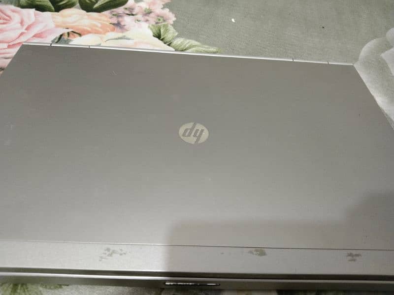 Hp i5 3rd generation 4 gb ram and 320 hard disk 2