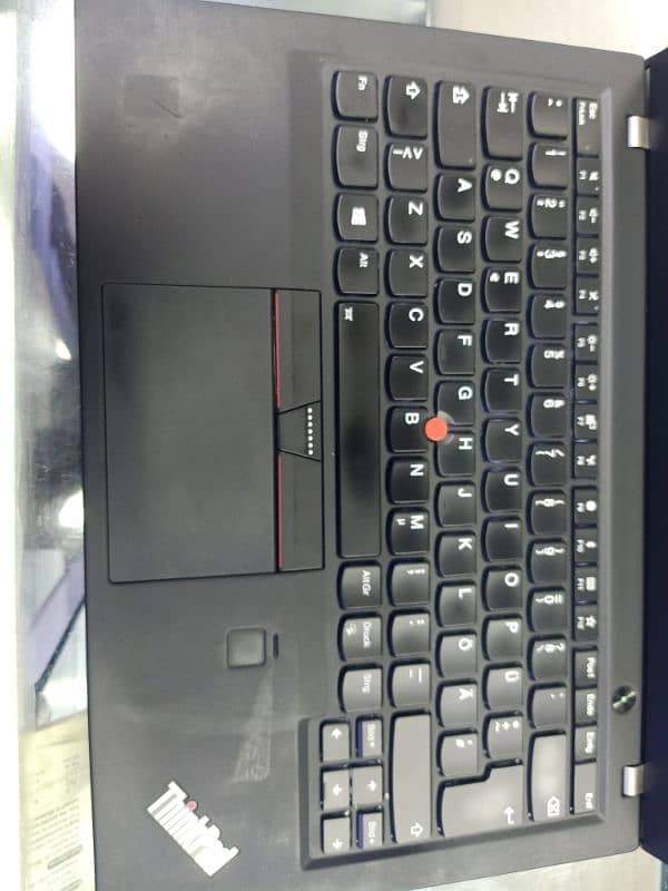 Lenovo ThinkPad X1 carbon core i7 7th gen 16/512 All Laptops available 3