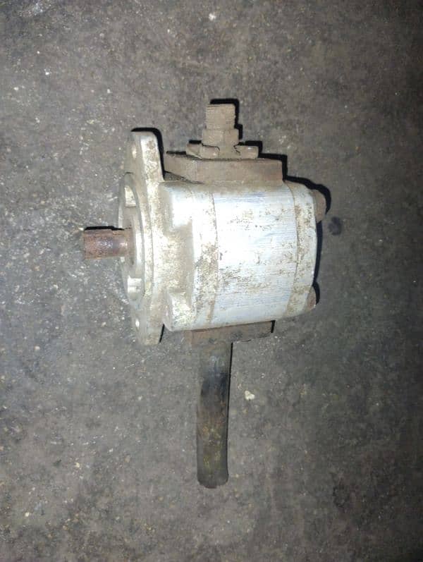 hydrolic jack control valve or oil pump 5