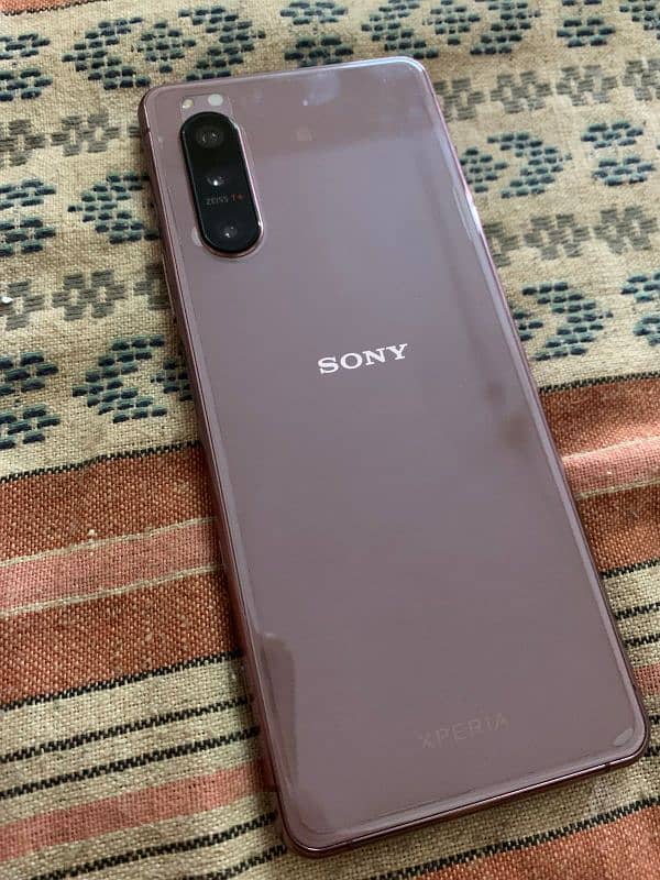 Sony experia 5 mark 2 official pta approved full lush condition 10by10 1