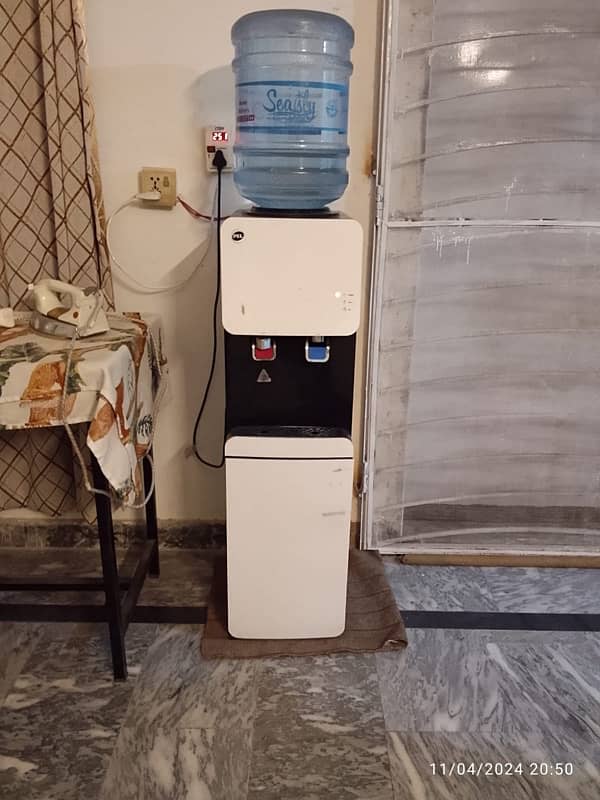 Pel Water dispenser for sale 10/10 2