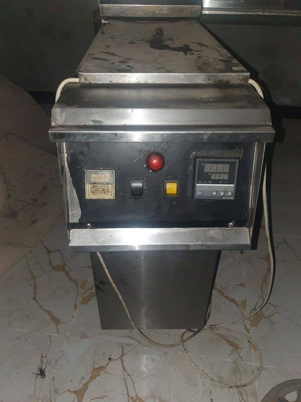 pizza Oven | electric Fryer 16 liter | Dfreezer| pizza pan and others 4