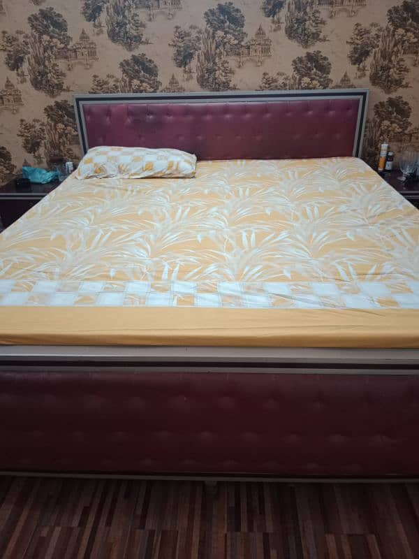 wooden King bed for sell 0