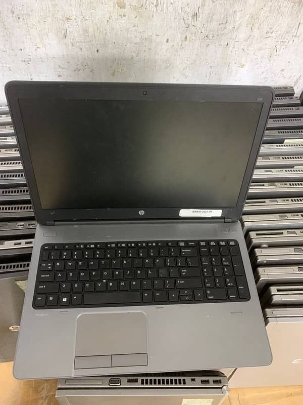 hp AMD  4gb 320gb HDD  15.6inch nampad keyboard 0