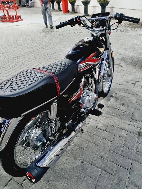 Honda 125 Special Edition 4